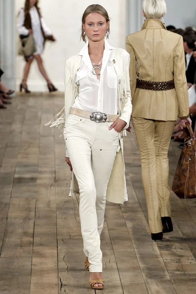 Look 9